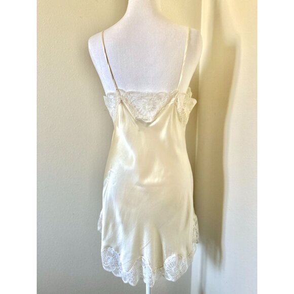 Vintage 1980s Nordstrom Silk Nightgown And Dressing Gown Set In Ivory And Lace - Picture 9 of 11
